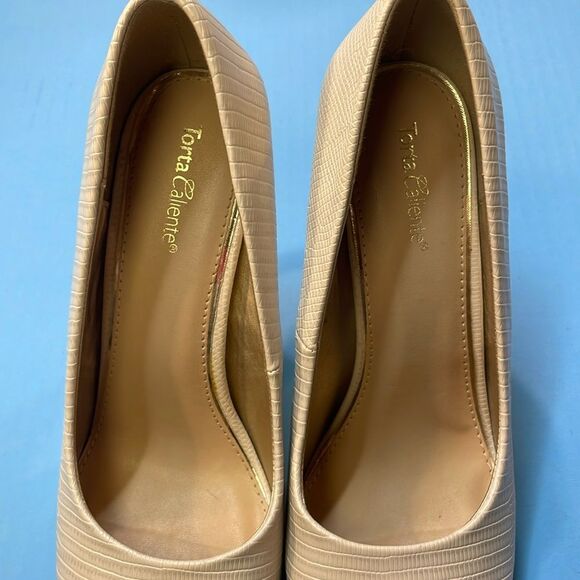 Torta Caliente Cream Faux Snakeskin Pointed Toe High Heel Pumps Women’s Sz 8 - Picture 2 of 10